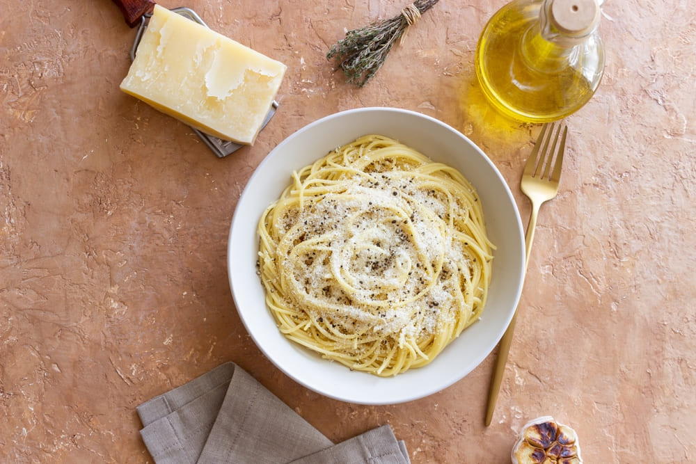 Cacio e pepe: receita italiana clássica com apenas 3 ingredientes