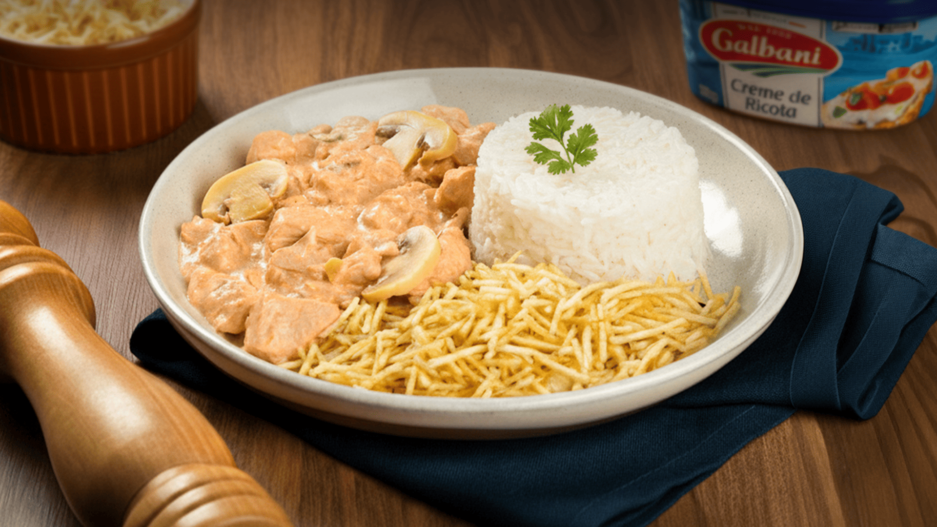 Como substituir creme de leite no strogonoff? Essa dica vai dar um toque menos calórico ao prato!
