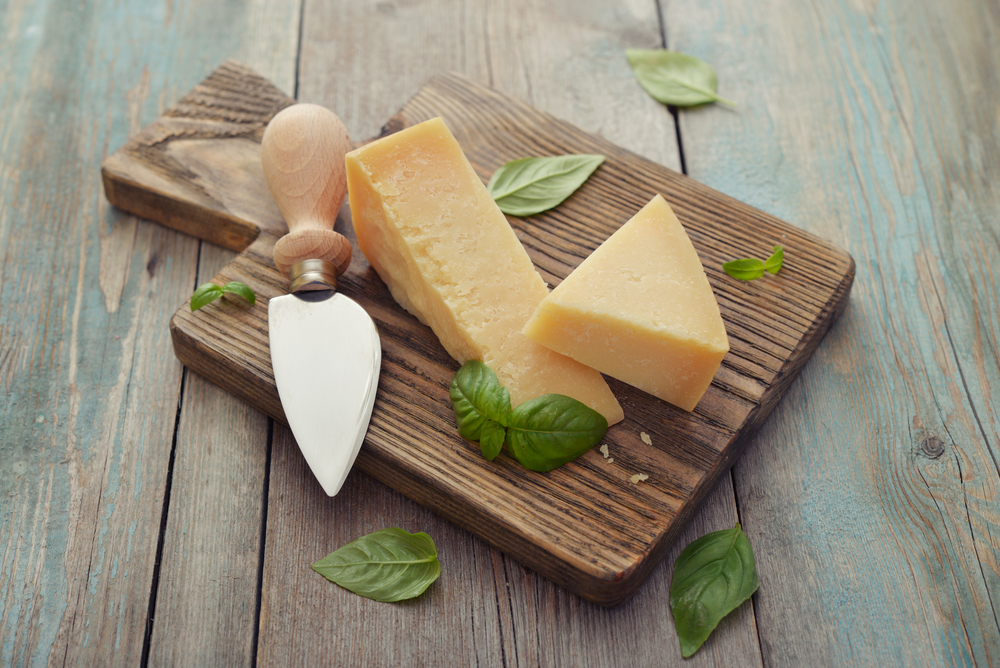Como armazenar queijo parmesão?
